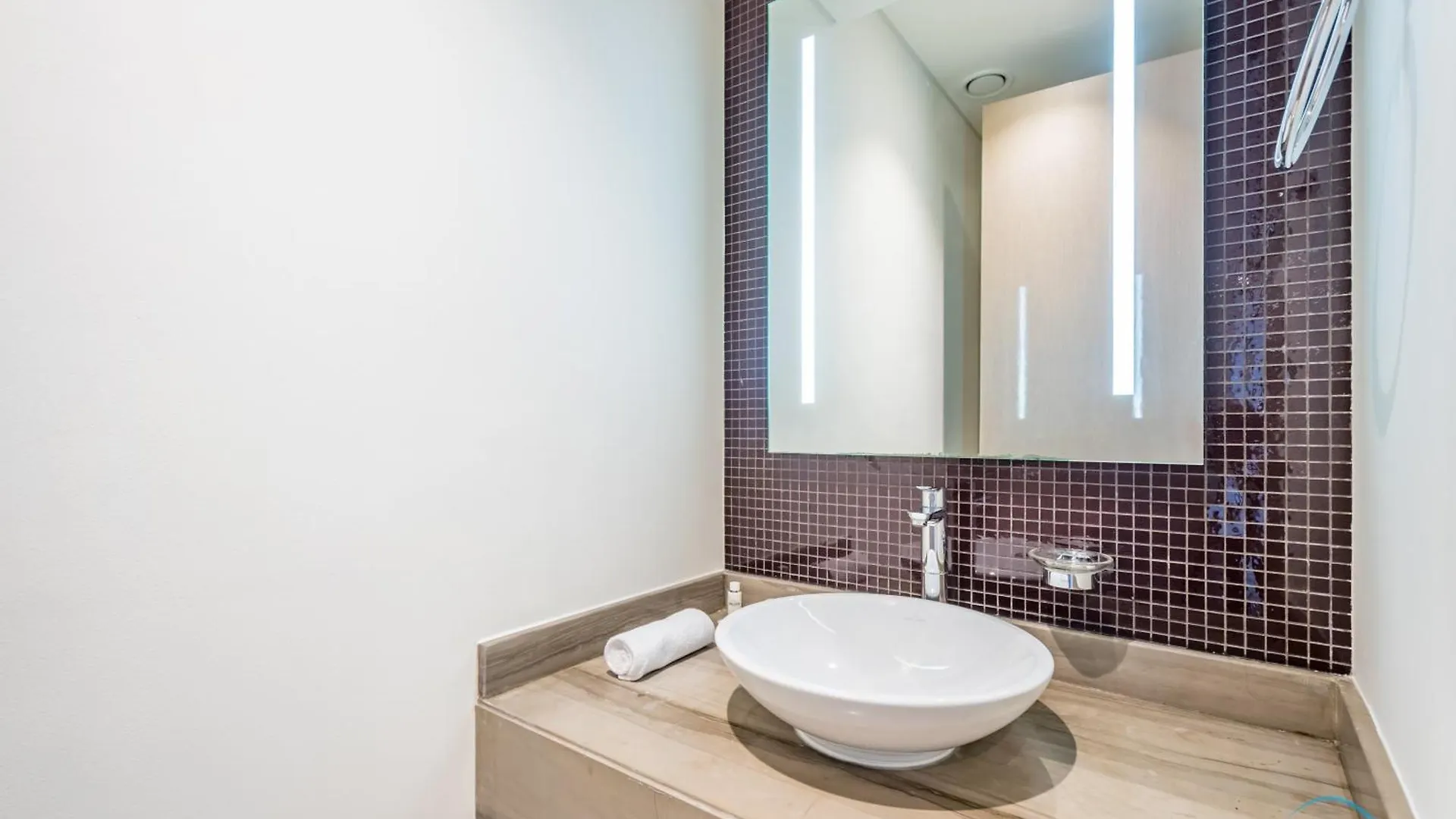 Apartment Stylish 1Br In Damac Towers By Paramount B, Business Bay By Deluxe Holiday Homes Dubai